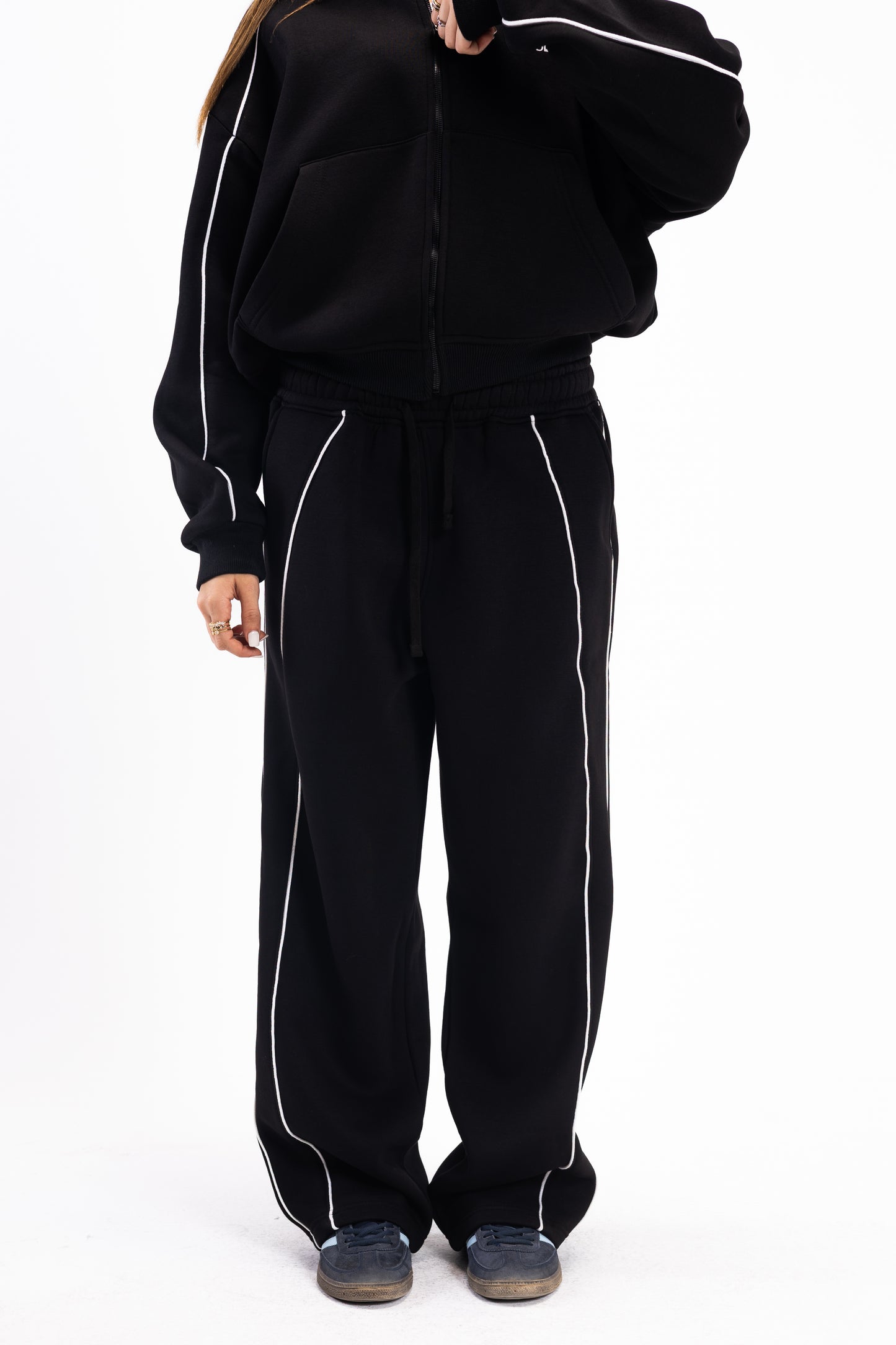 JET BLACK PIPED PANTS