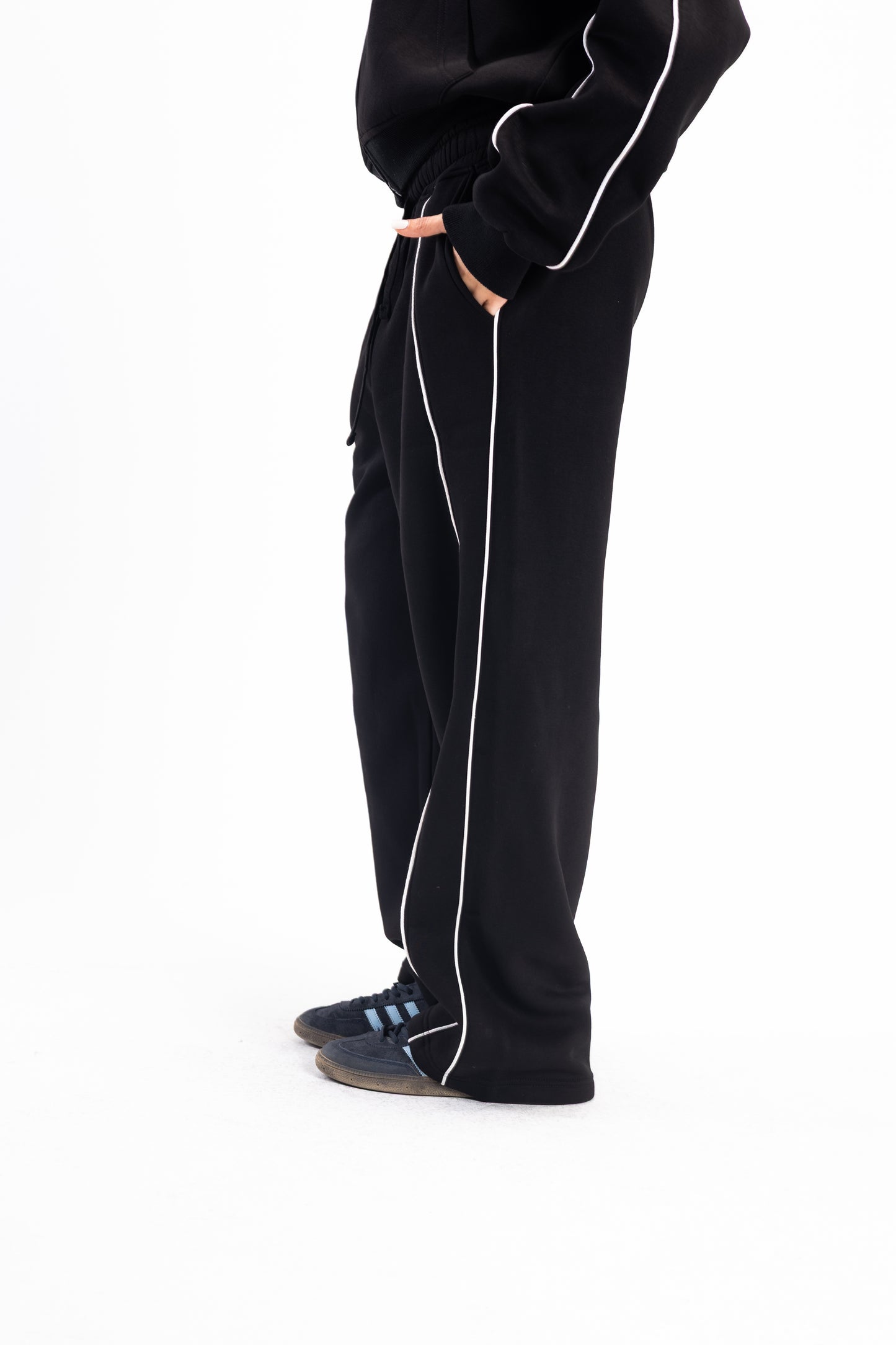 JET BLACK PIPED PANTS
